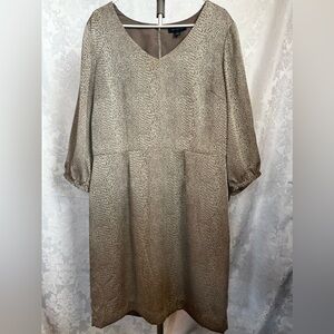 Pictures don’t do justice! Crocodile print silk dress 👗😍